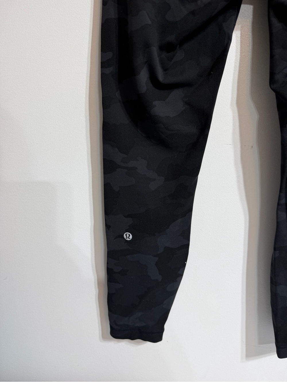 Lululemon Align High-Rise Pant Black Camo Size 8 - Picture 5 of 6